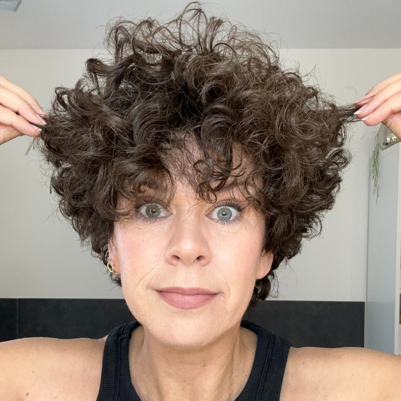 Lie #2: “Silicones Make Hair Shiny”